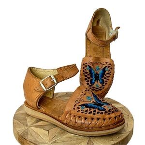 LA ROSA Pierced Leather Huaraches Embroidered Blue Butterfly sz 7" Buckle Sandal